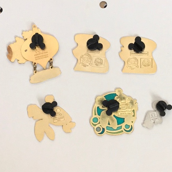 Sold   Finding Nemo Disney pin bundle - Picture 2 of 5